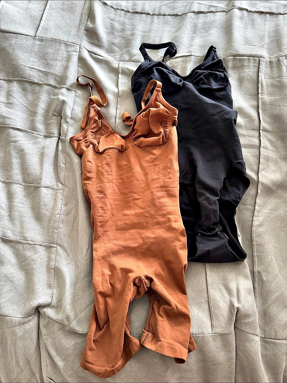 Set of 2: SKIMS Seamless Sculpt Low Back Mid Thigh Bodysuit Set Black & Sienna